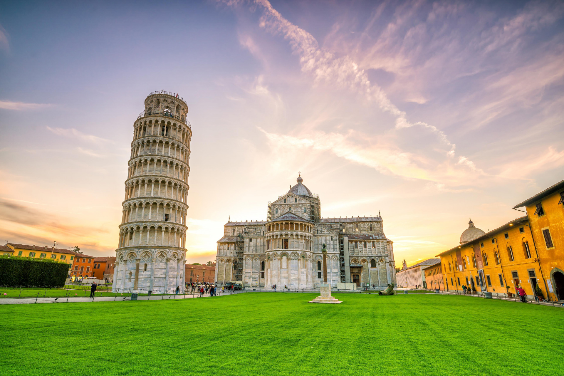 Pisa and Lucca private tour from Livorno and La Spezia port by Via Amalfi