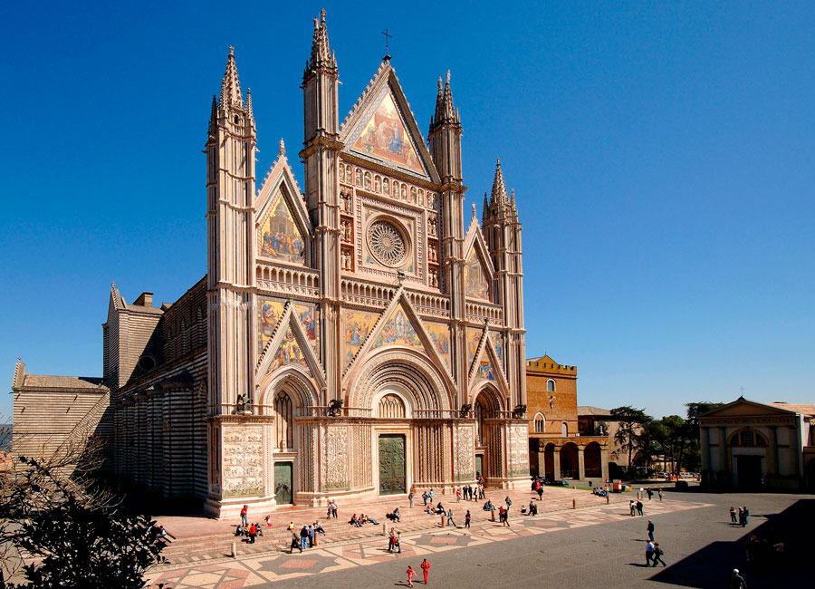 Orvieto and Civita Di Bagnoregio with wine tasting